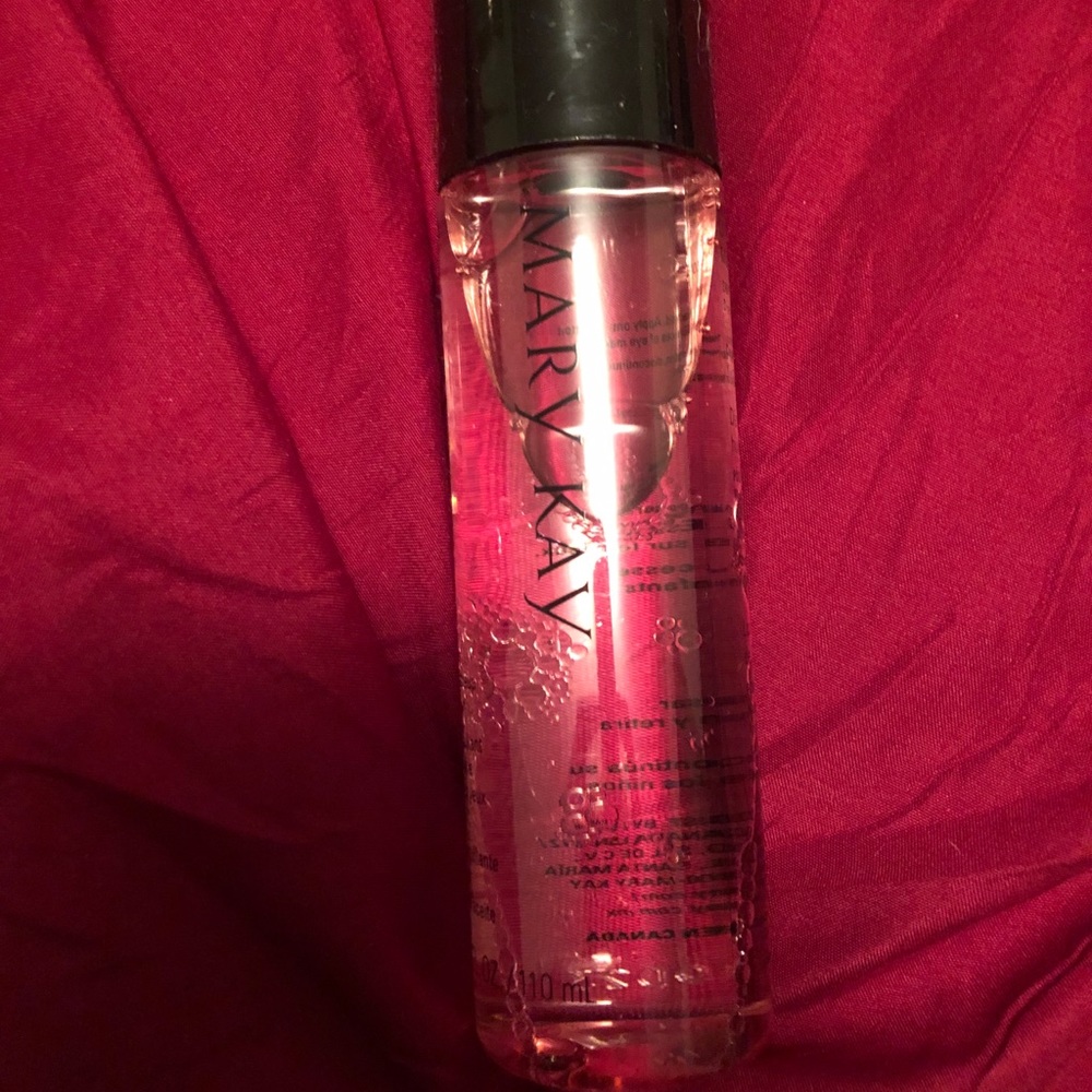 Brand new Mary Kay makeup remover